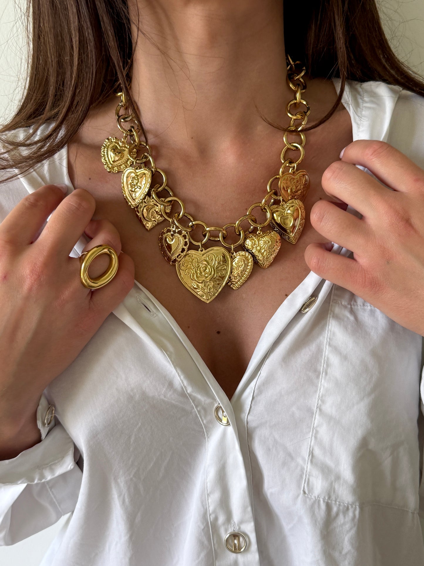 COLLIER LEA
