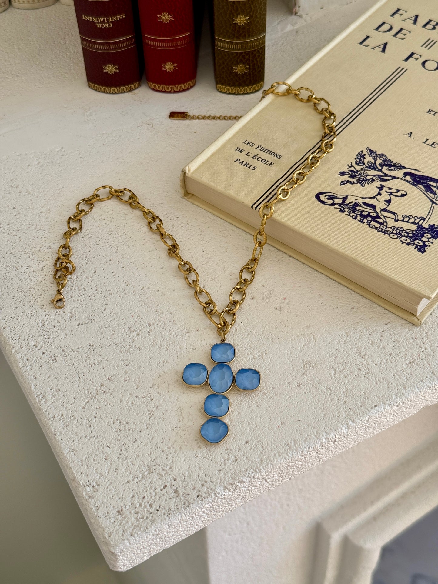 COLLIER BLEU