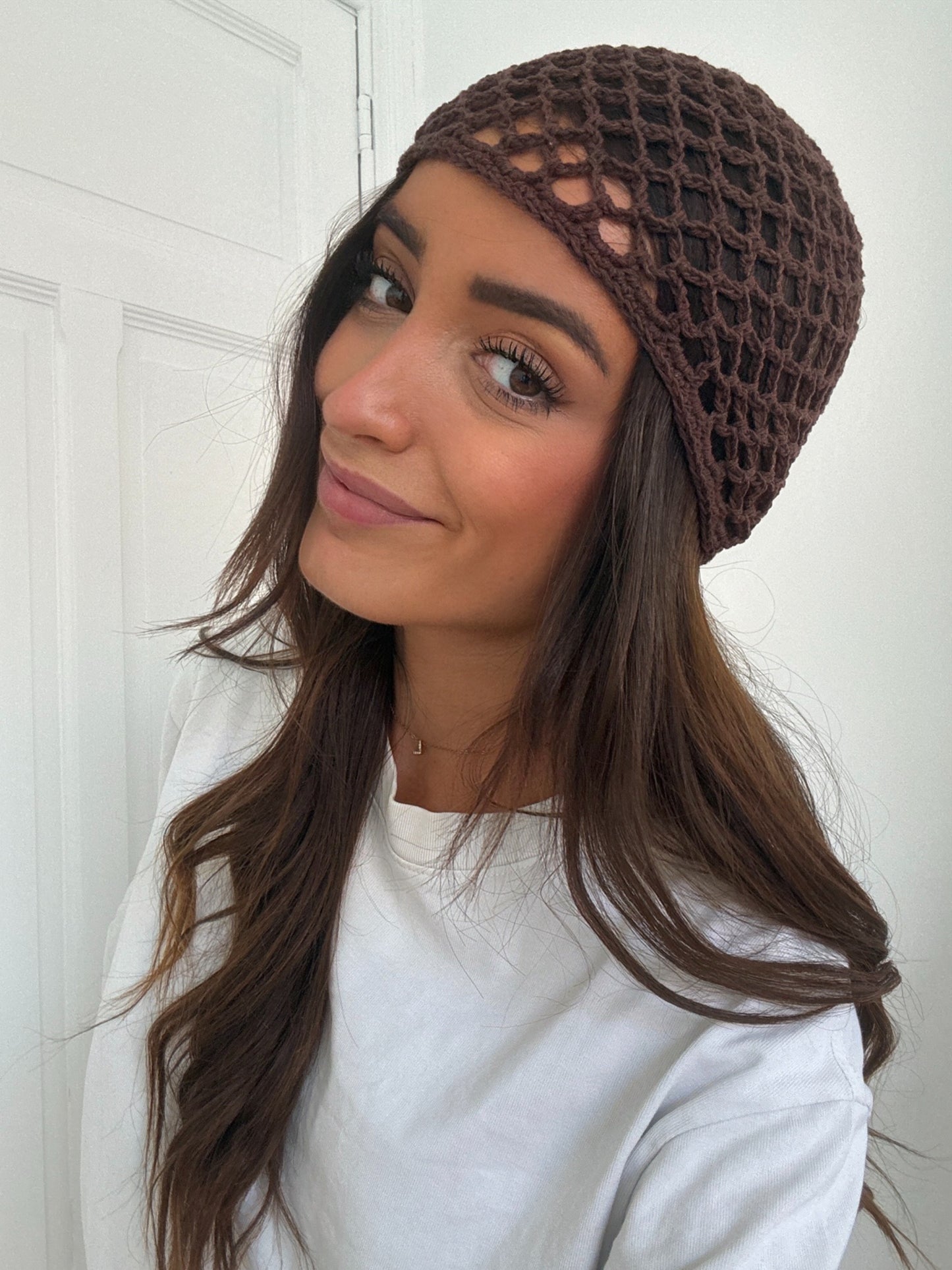 BONNET CROCHET MARRON