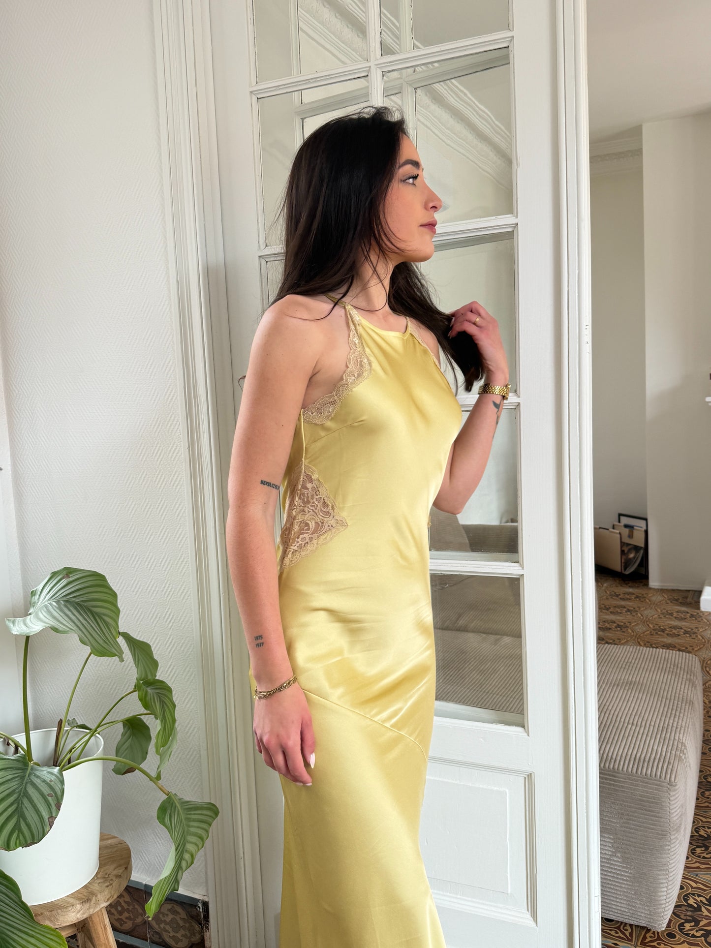 ROBE LONGUE JAUNE & DENTELLE