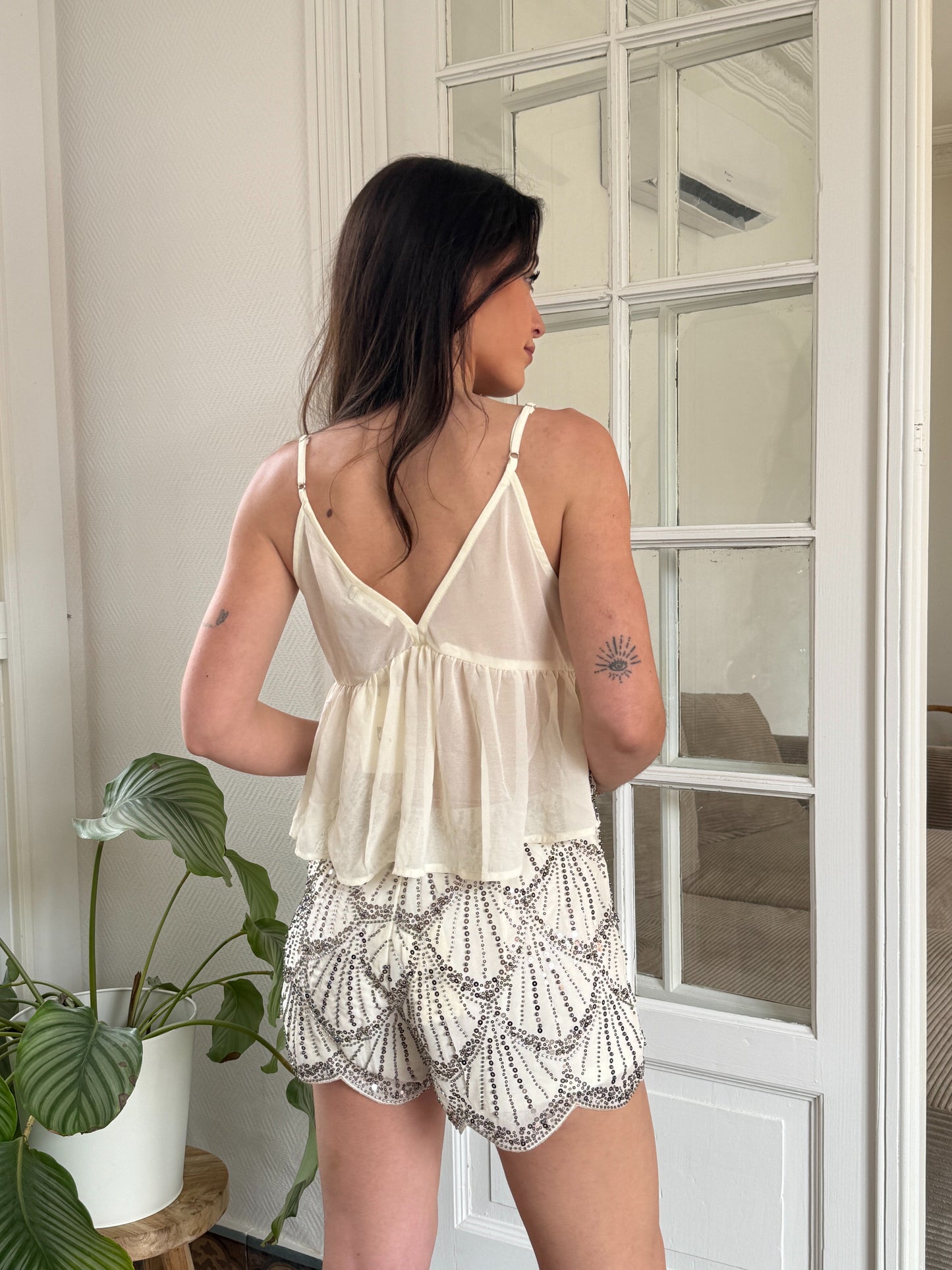 TOP CRÈME À SEQUINS