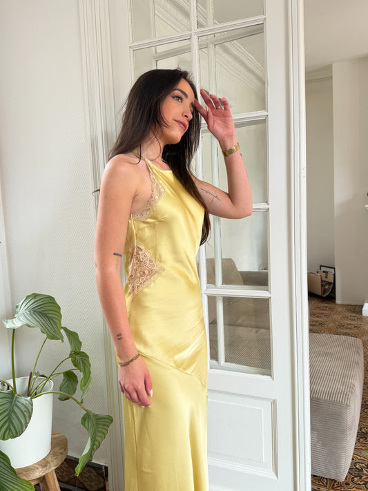 ROBE LONGUE JAUNE & DENTELLE