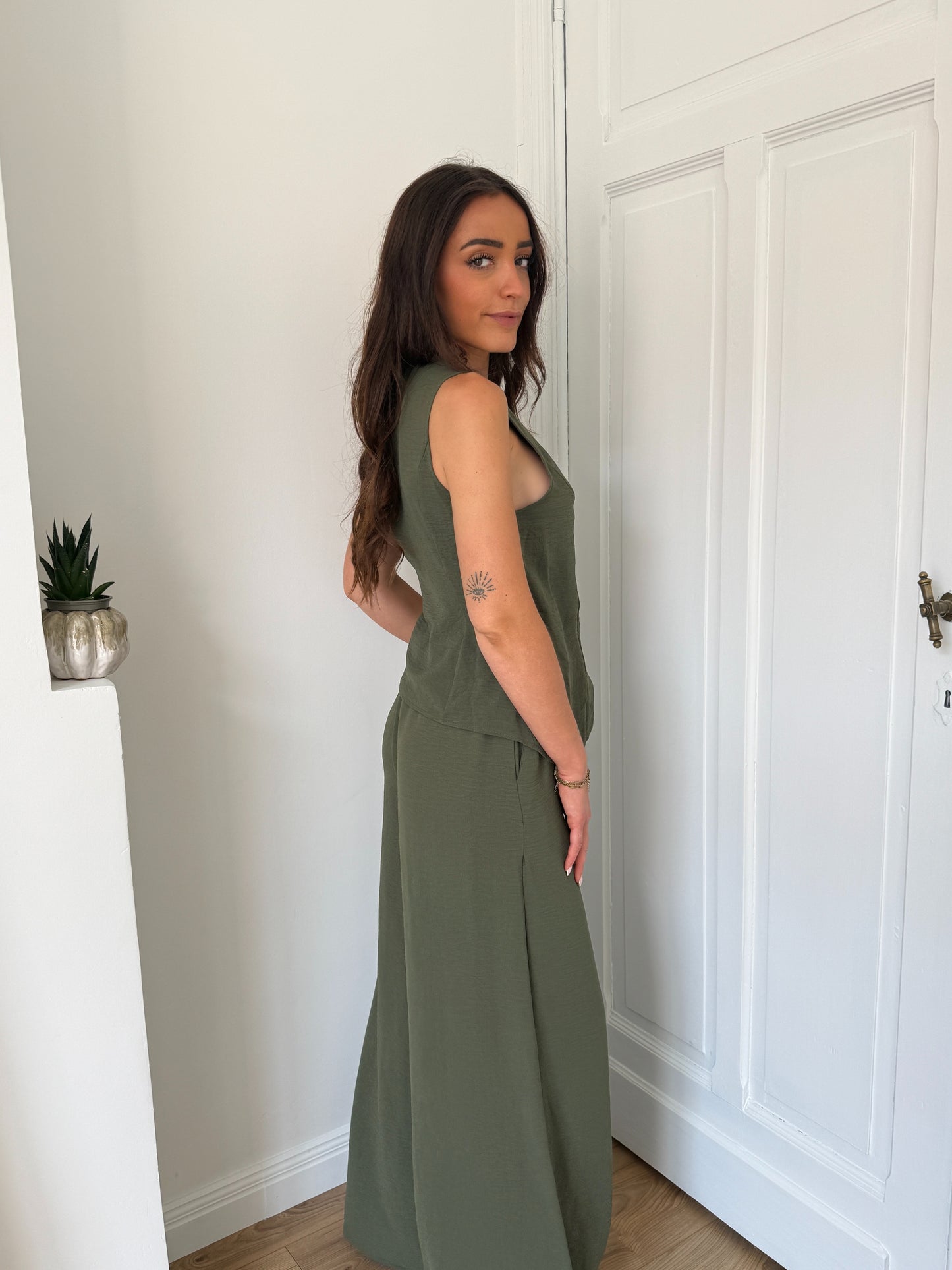 ENSEMBLE NORA KAKI