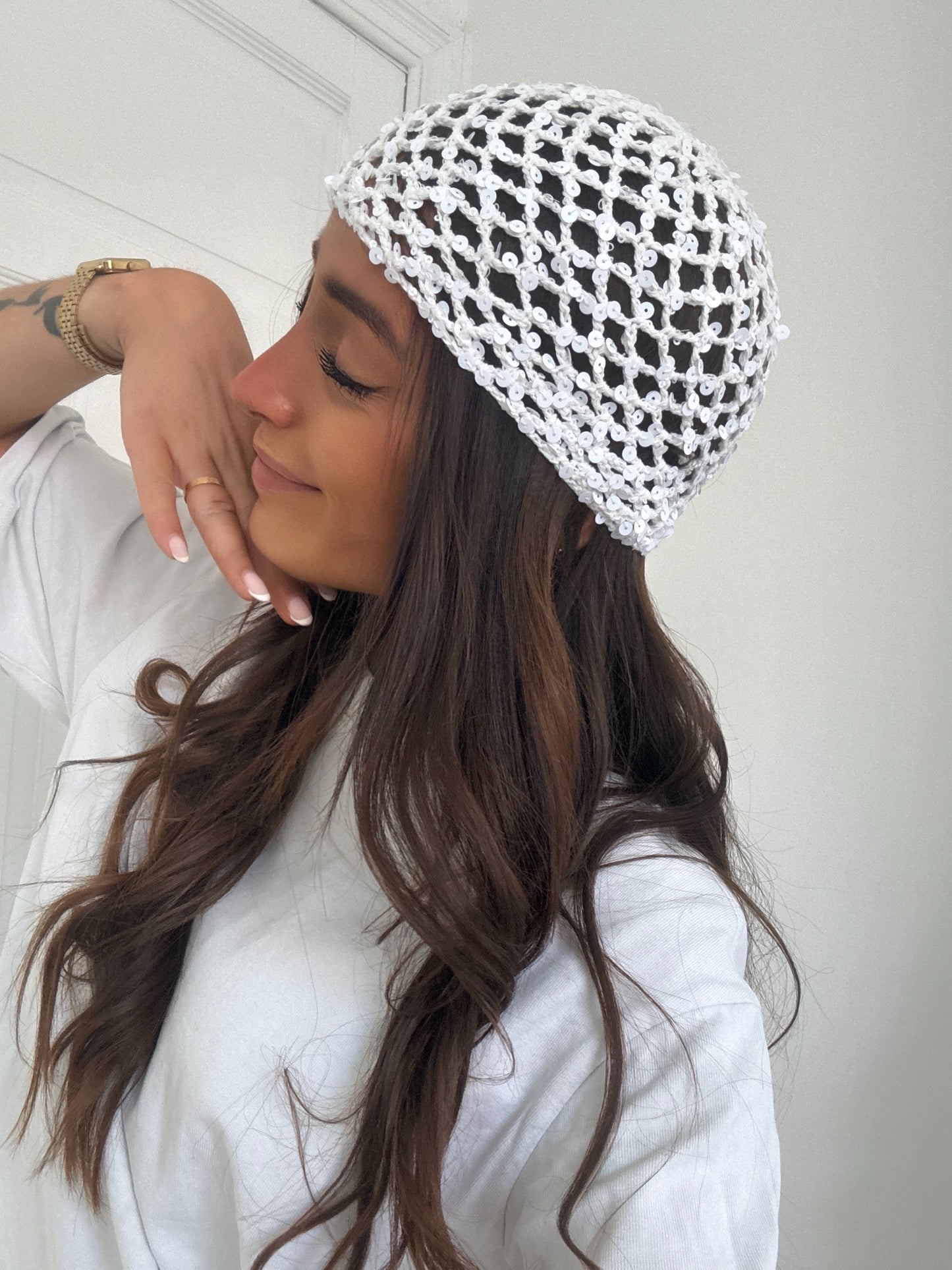 BONNET CROCHET BLANC À SEQUINS
