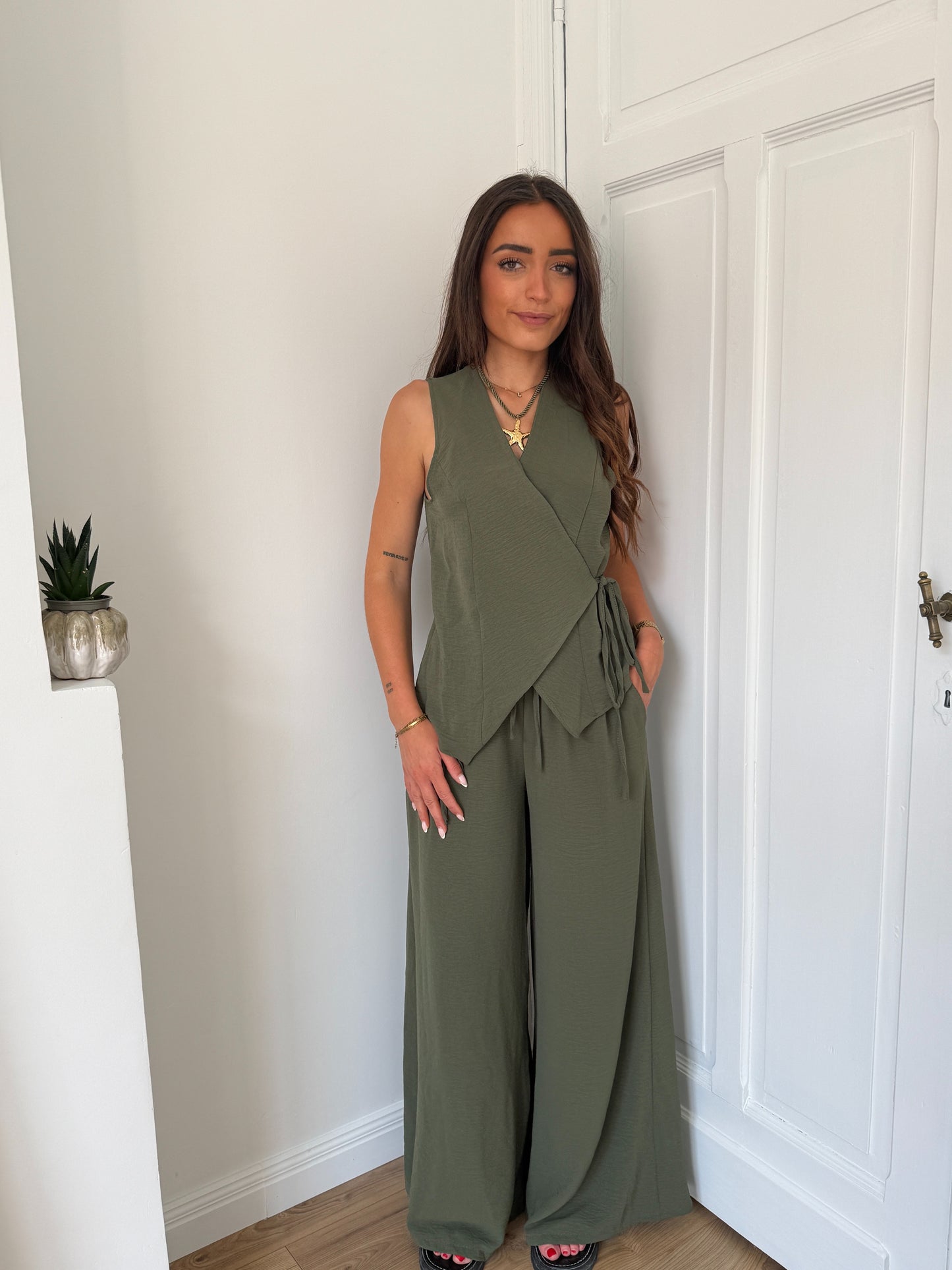 ENSEMBLE NORA KAKI