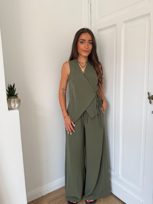 ENSEMBLE NORA KAKI