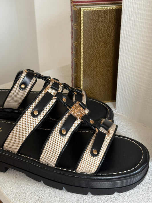 CLAQUETTES NOIRES