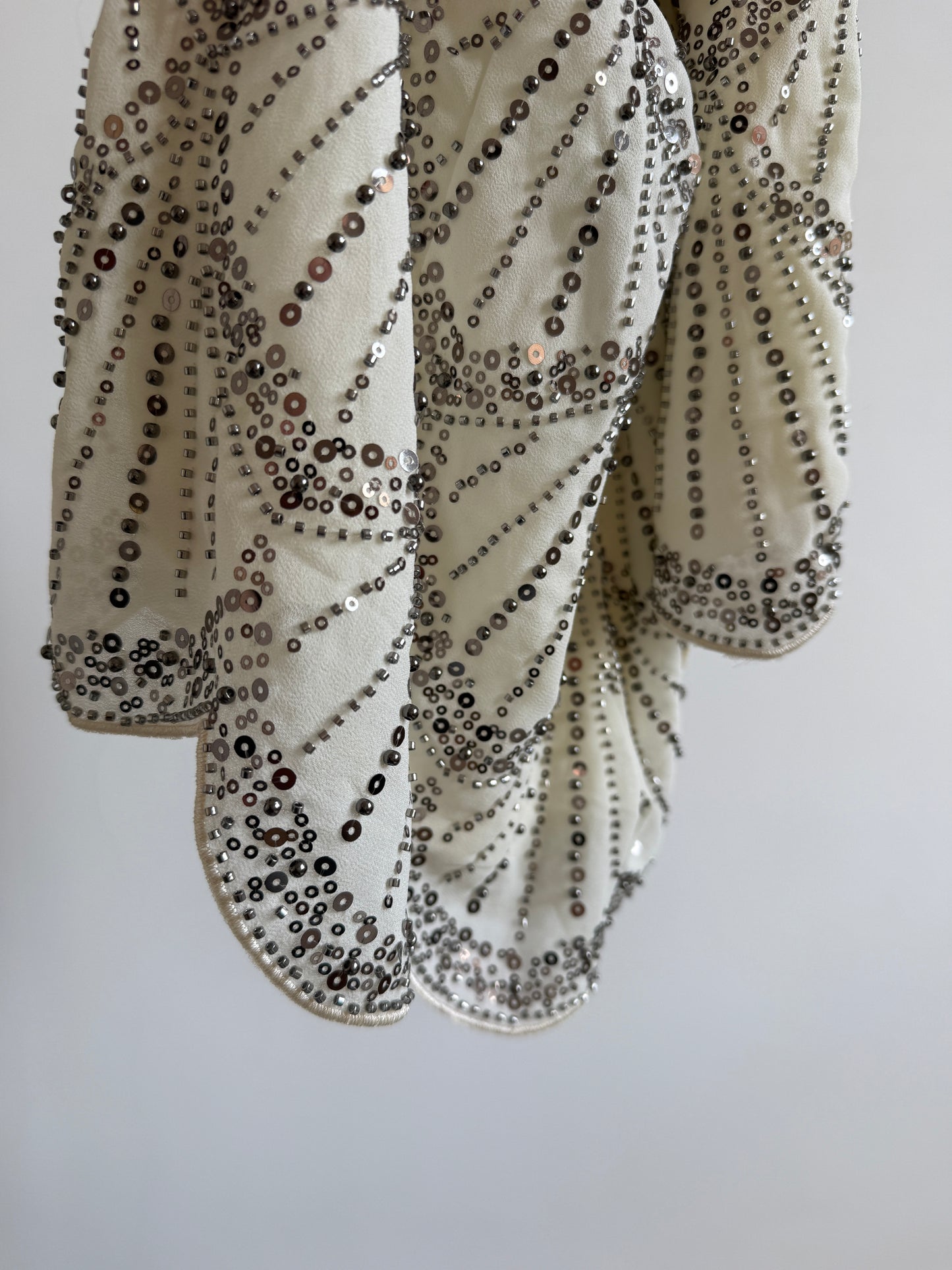 SHORT CRÈME À SEQUINS