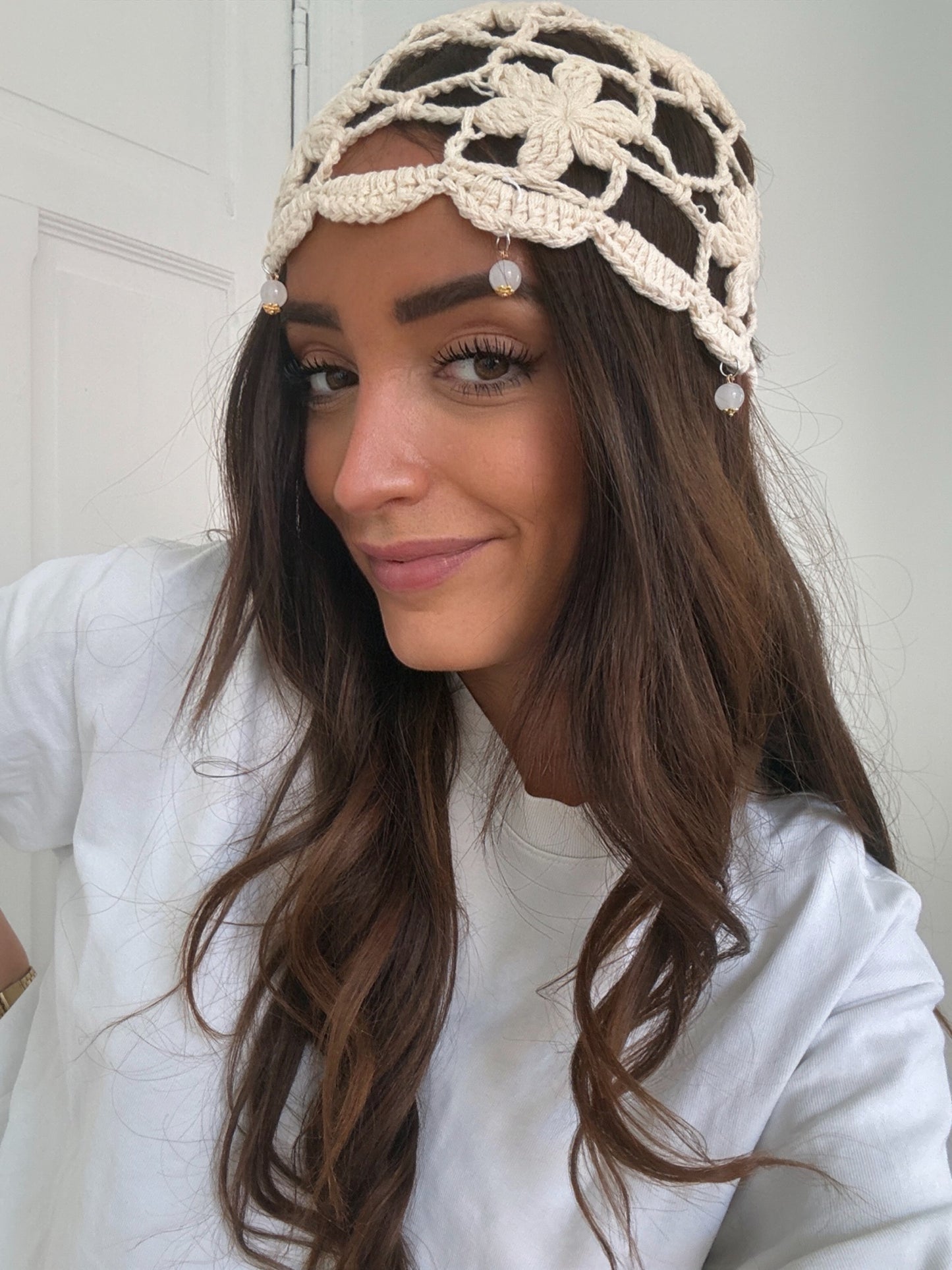 BONNET CROCHET À BRELOQUES
